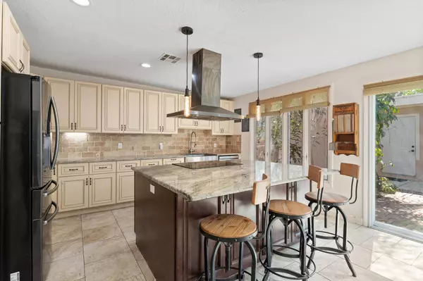 911 Caroline AVE, West Palm Beach, FL 33413