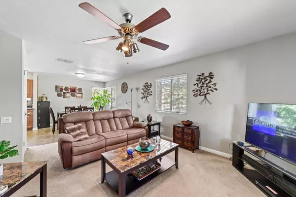 7404 Kallie Kay LN, Sacramento, CA 95823