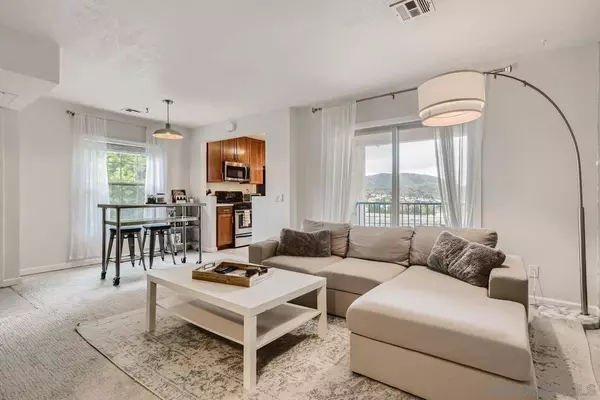 10341 Azuaga St #246, San Diego, CA 92129