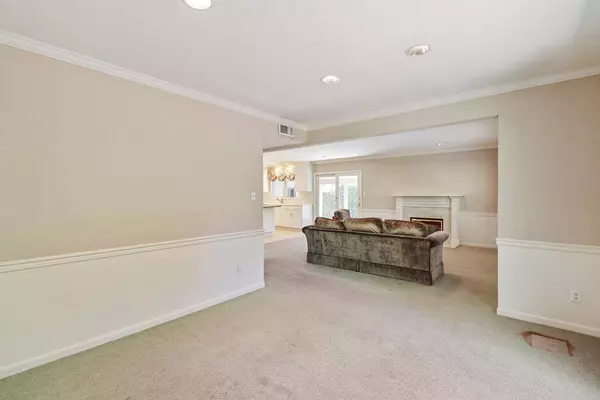 939 Stern CIR, Sacramento, CA 95822