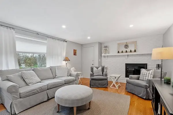 15 Halifax St #15, North Andover, MA 01845