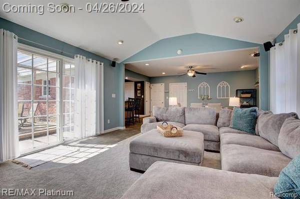 29198 HEMLOCK Court, Farmington Hills, MI 48336
