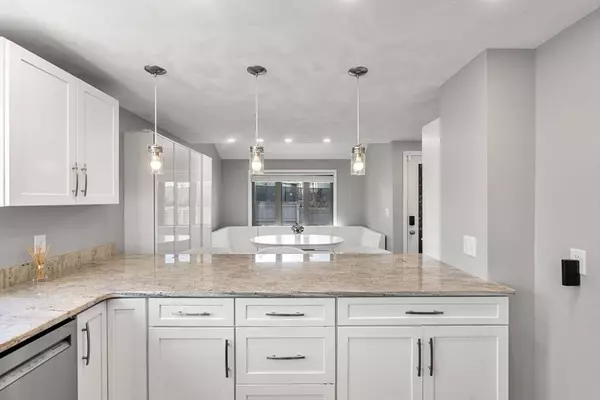 63 Mill Pond #63, North Andover, MA 01845