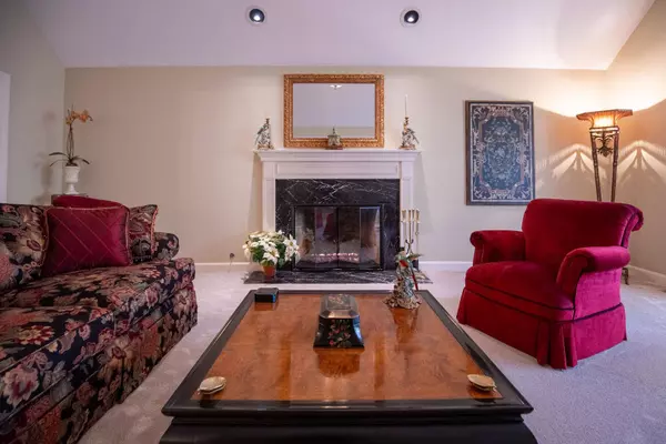 538 Rivershire PL, Lincolnshire, IL 60069