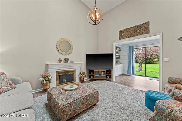 24 Baybridge Drive, Queensbury, NY 12804