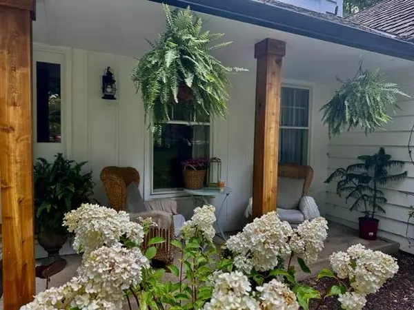 33W472 Brewster Creek CIR, Wayne, IL 60184