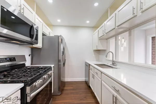 456 Seneca Lane, Bolingbrook, IL 60440