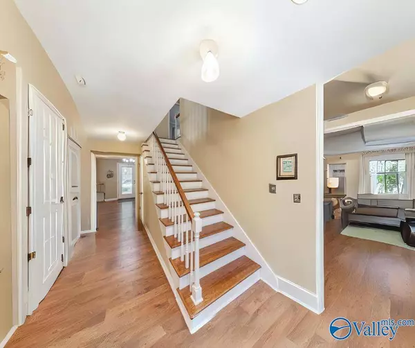 1006 Way Thru The Woods SW, Decatur, AL 35603