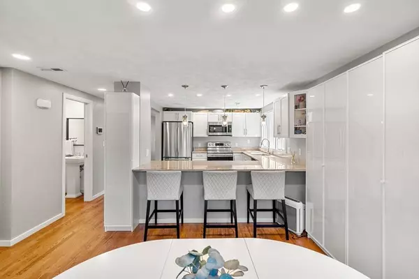 63 Mill Pond #63, North Andover, MA 01845