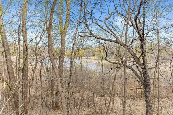 18740 Highland AVE, Deephaven, MN 55391