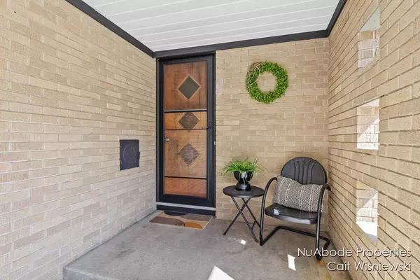 4041 Nob Hill Drive, Norton Shores, MI 49441