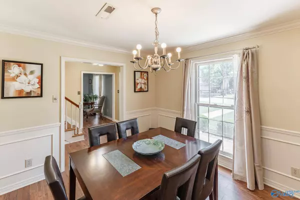 1006 Way Thru The Woods SW, Decatur, AL 35603