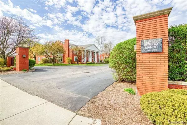 19710 W 13 MILE Road, Beverly Hills, MI 48025