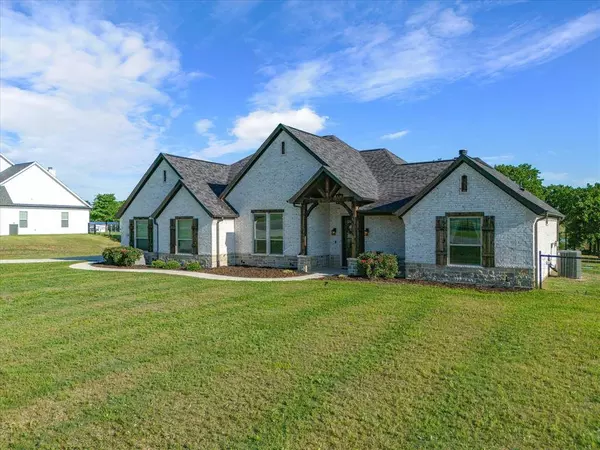 1080 Horizon Trace Drive, Azle, TX 76020