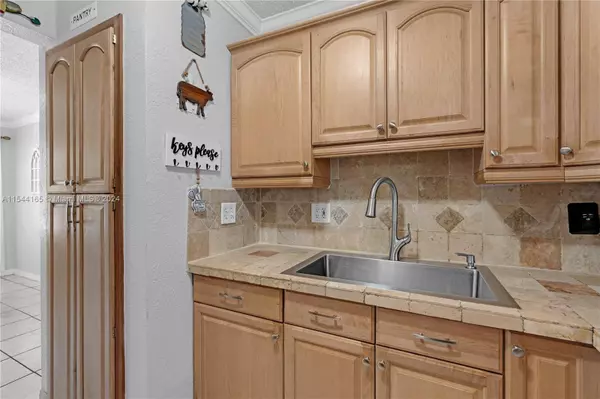 9740 Dominican Dr, Cutler Bay, FL 33189