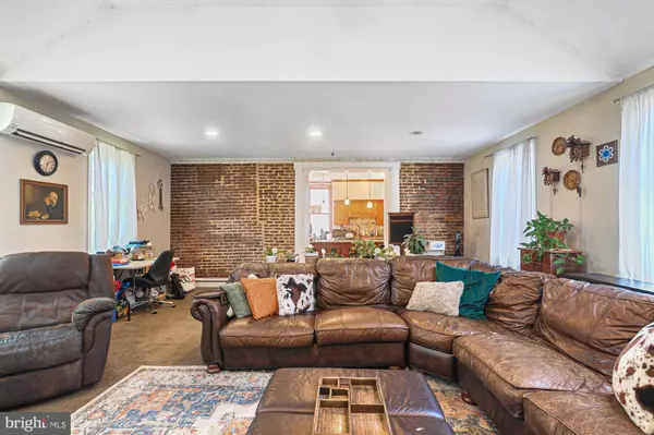 7 S MAIN ST, Dover, DE 19901