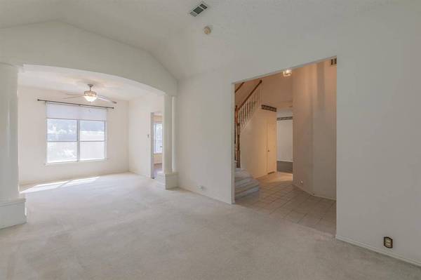 904 Roaring Canyon Road, Euless, TX 76039