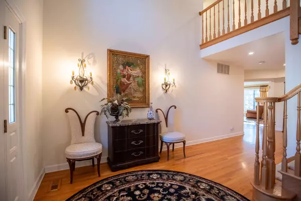 538 Rivershire PL, Lincolnshire, IL 60069