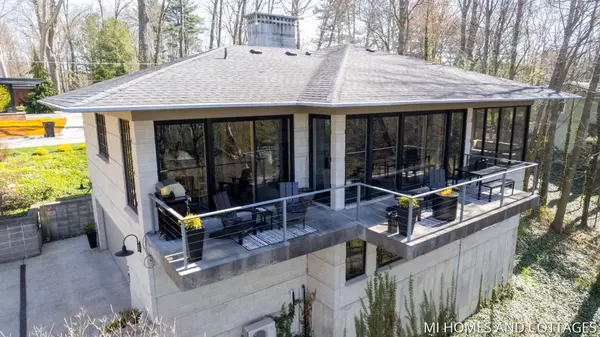 747 Pleasant Street, Saugatuck, MI 49453