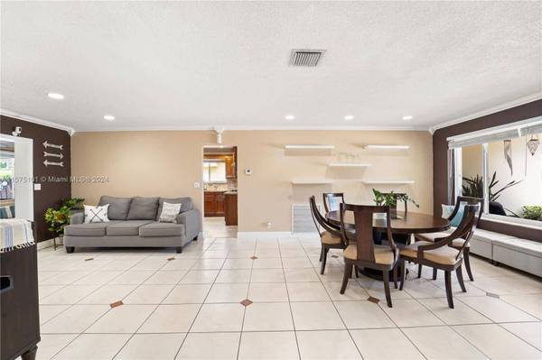 1416 N 40th Ave, Hollywood, FL 33021