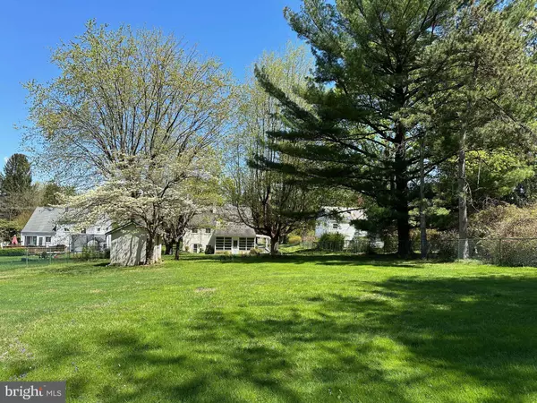 16 FRAME AVE, Malvern, PA 19355