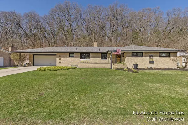 4041 Nob Hill Drive, Norton Shores, MI 49441