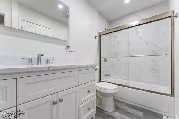 456 Seneca Lane, Bolingbrook, IL 60440