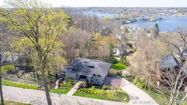 747 Pleasant Street, Saugatuck, MI 49453