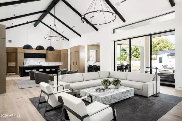 8015 N 74TH Place, Scottsdale, AZ 85258