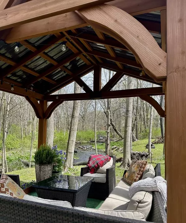 33W472 Brewster Creek CIR, Wayne, IL 60184