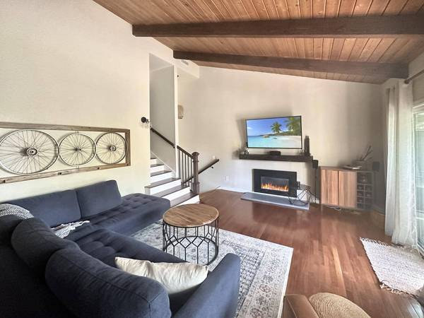 236 Foresthill AVE #A, Auburn, CA 95603