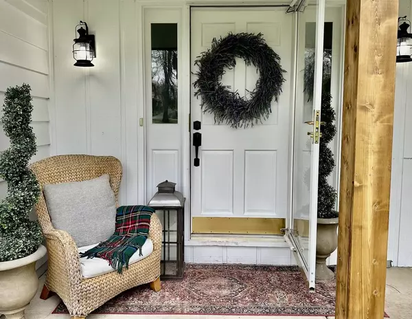 33W472 Brewster Creek CIR, Wayne, IL 60184