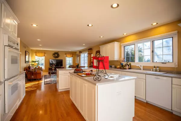 538 Rivershire PL, Lincolnshire, IL 60069