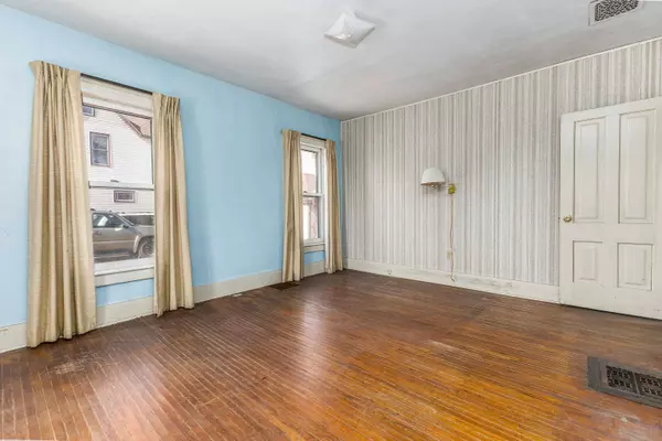 104 E Walnut Street, Apple River, IL 61001