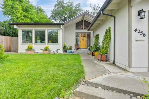 4256 Paradise DR, Carmichael, CA 95608