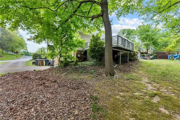 5100 Carolwood DR, Greensboro, NC 27407