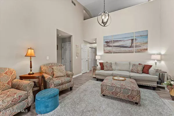 24 Baybridge Drive, Queensbury, NY 12804