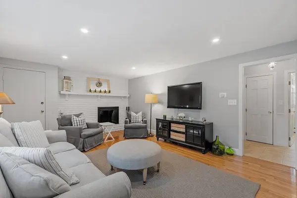 15 Halifax St #15, North Andover, MA 01845