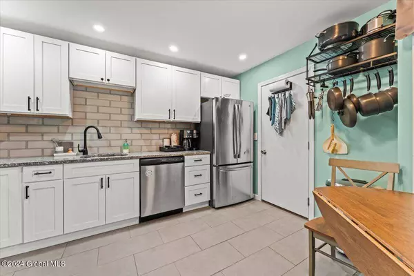 24 Baybridge Drive, Queensbury, NY 12804