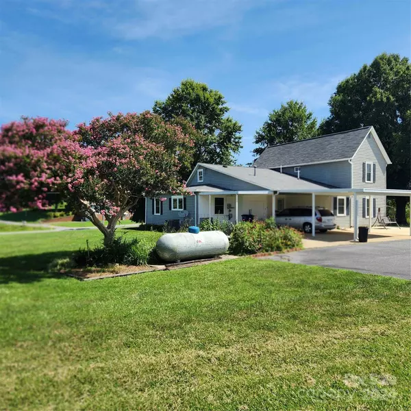 5217 Looper RD, Granite Falls, NC 28630