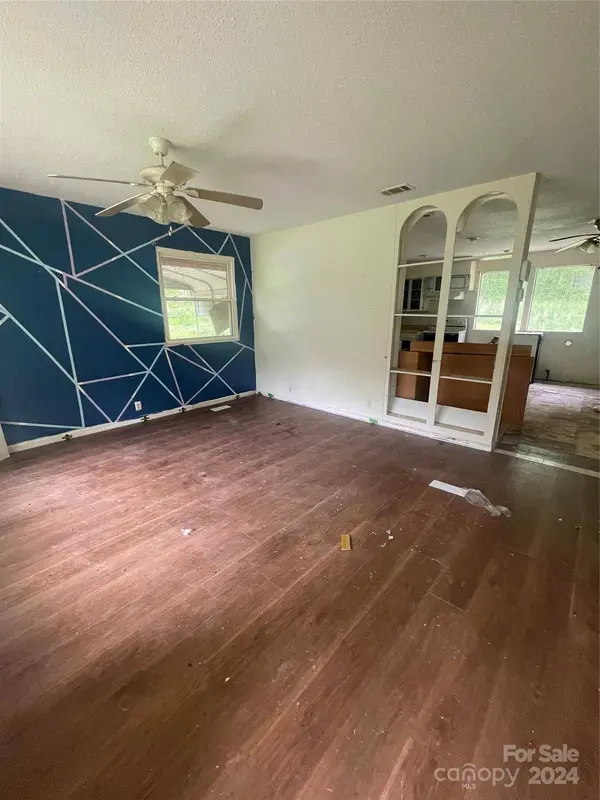 104 Glenn Oaks DR, Lawndale, NC 28090