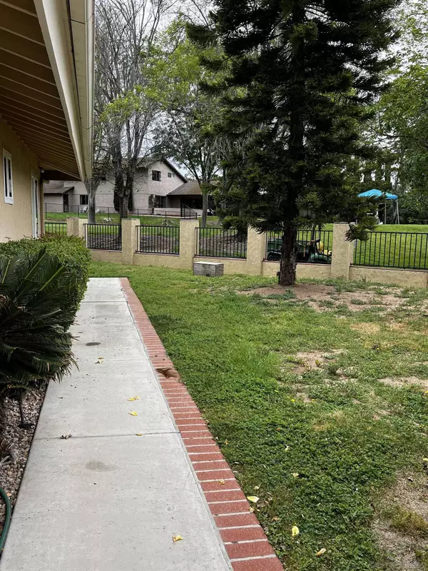 17321 Grandee Pl, San Diego, CA 92128