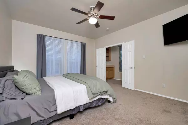 513 Harbor Crest Road, Azle, TX 76020