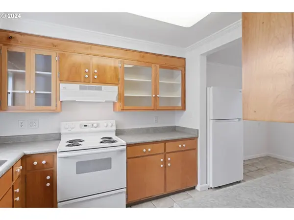 1421 PARKER ST, Springfield, OR 97477