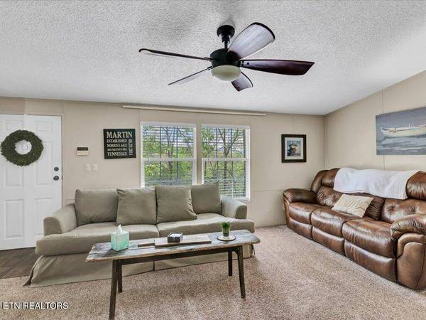 366 Chestnut Hill Rd, New Tazewell, TN 37825