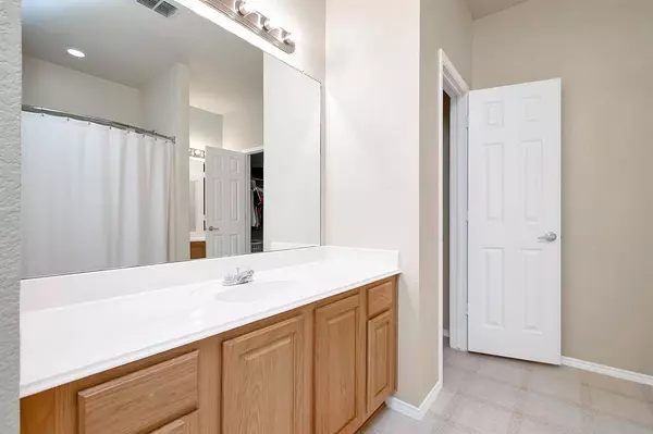 513 Harbor Crest Road, Azle, TX 76020