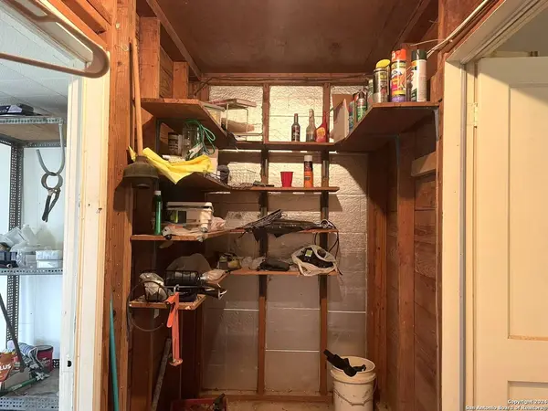 1110 PLUM ST, Jourdanton, TX 78026-2329