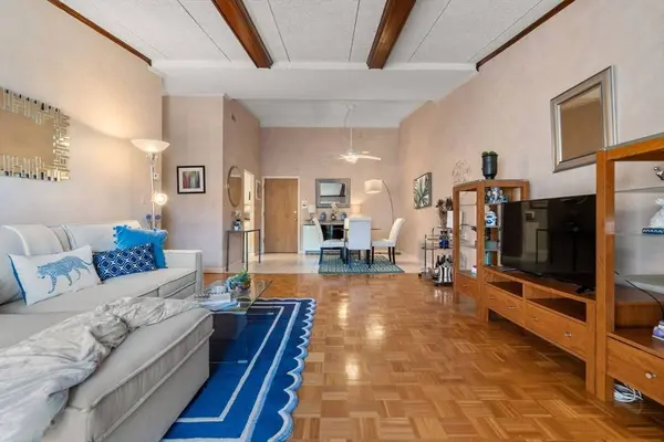 57 Broadlawn Park #11B, Boston, MA 02467