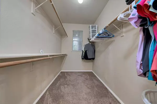 513 Harbor Crest Road, Azle, TX 76020