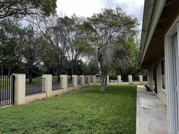 17321 Grandee Pl, San Diego, CA 92128